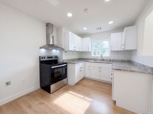 606 E LANGLEY BLVD, Universal City, TX 78148