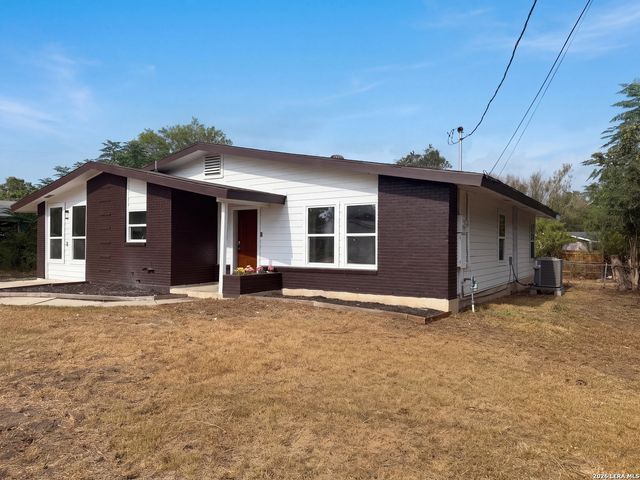 606 E LANGLEY BLVD, Universal City, TX 78148