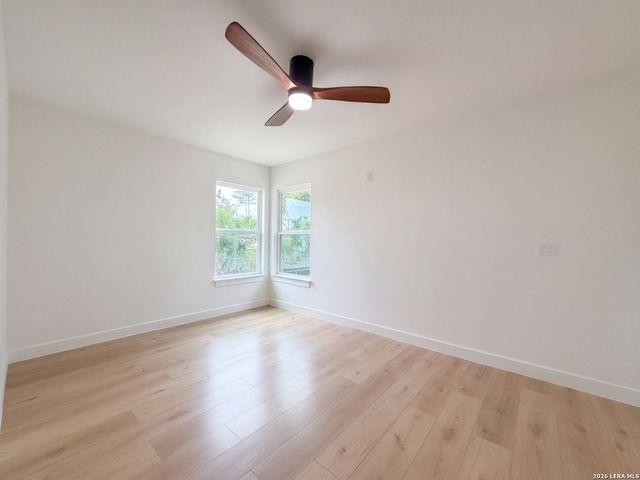 606 E LANGLEY BLVD, Universal City, TX 78148