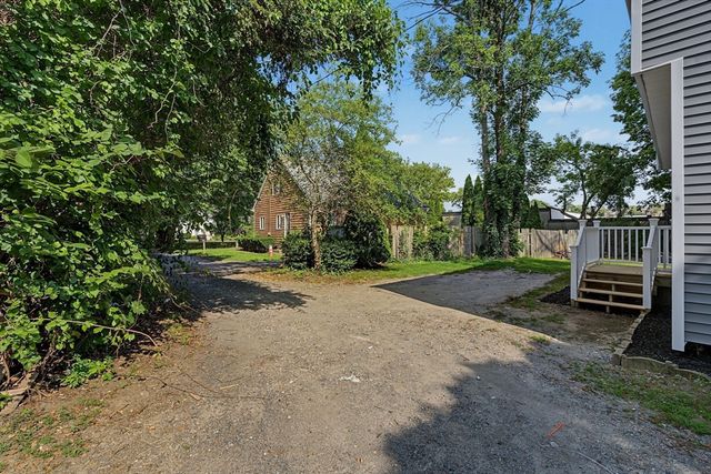 3-R Buttonwood Ter, Attleboro, MA 02703