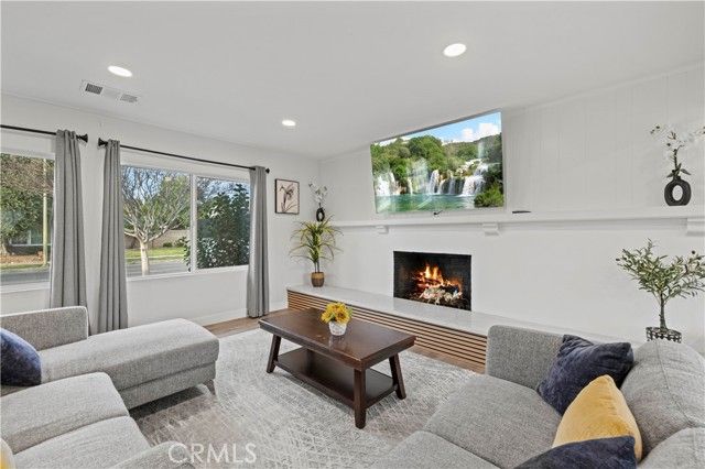 10228 Amestoy, Northridge (los Angeles), CA 91325