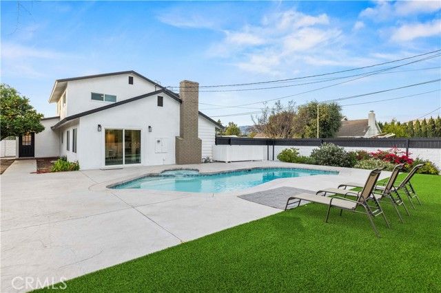 10228 Amestoy, Northridge (los Angeles), CA 91325