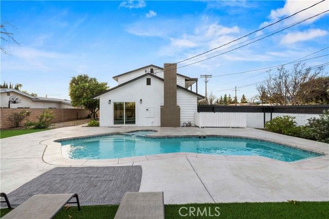 10228 Amestoy, Northridge (los Angeles), CA 91325