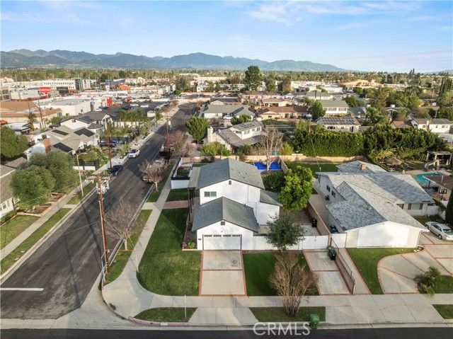 10228 Amestoy, Northridge (los Angeles), CA 91325