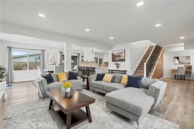 10228 Amestoy, Northridge (los Angeles), CA 91325