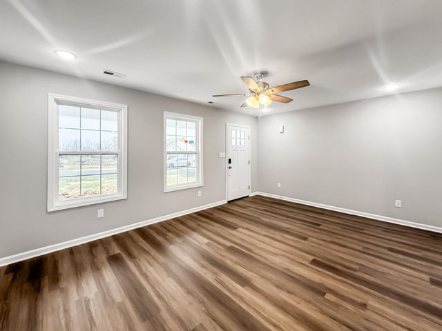 203 Charles Carr Drive, Harrodsburg, KY 40330