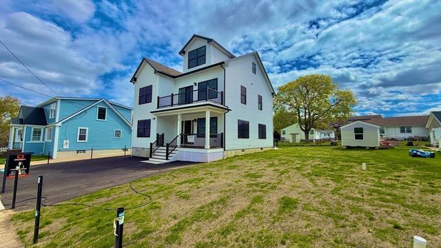 310 King St, Fall River, MA 02724