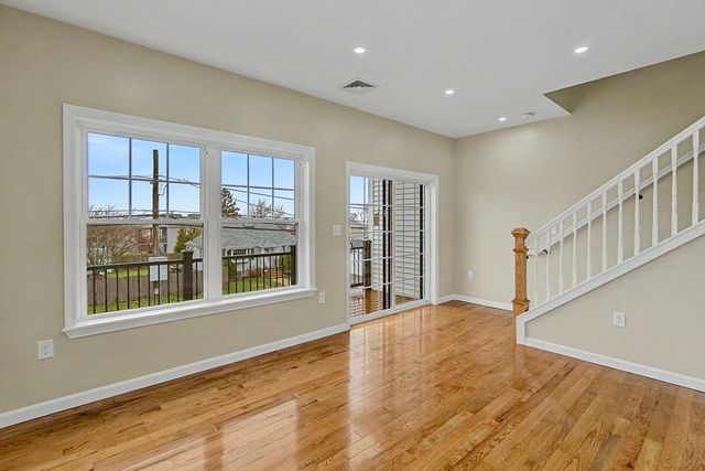310 King St, Fall River, MA 02724