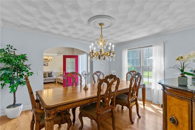 10 Lantern Brook Drive, Lincoln, RI 02865
