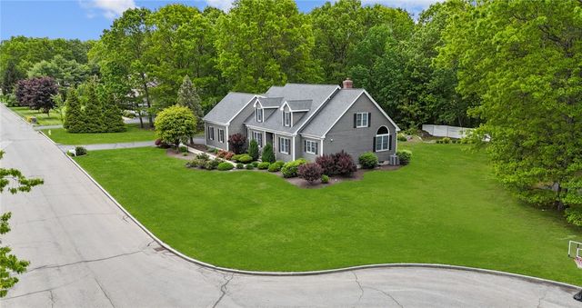10 Lantern Brook Drive, Lincoln, RI 02865