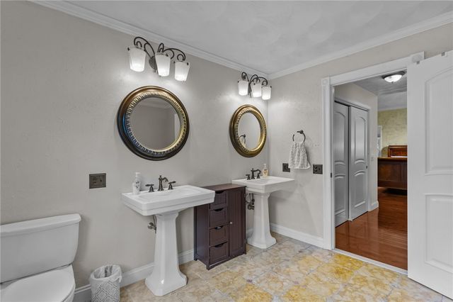 10 Lantern Brook Drive, Lincoln, RI 02865