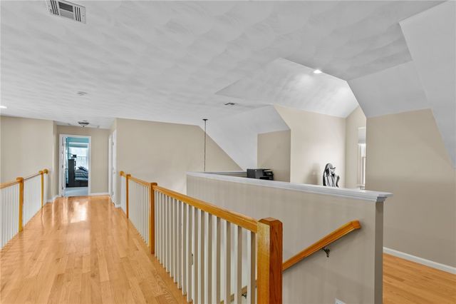 10 Lantern Brook Drive, Lincoln, RI 02865