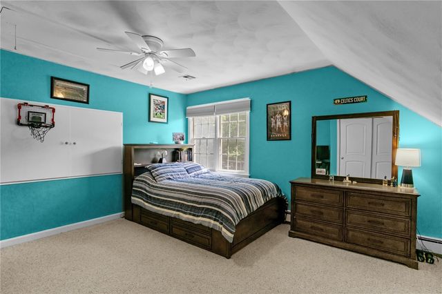 10 Lantern Brook Drive, Lincoln, RI 02865