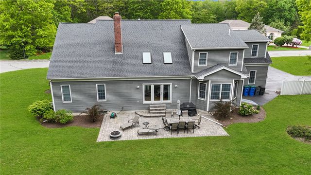 10 Lantern Brook Drive, Lincoln, RI 02865