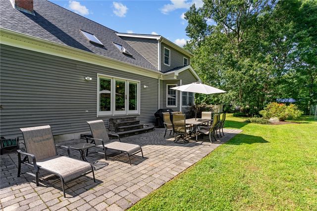 10 Lantern Brook Drive, Lincoln, RI 02865