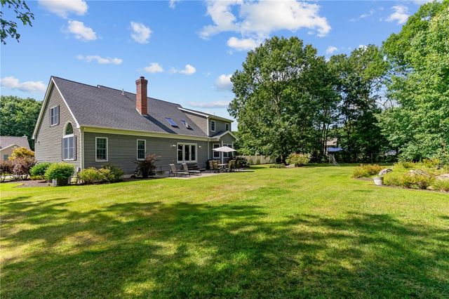 10 Lantern Brook Drive, Lincoln, RI 02865
