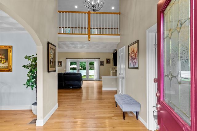 10 Lantern Brook Drive, Lincoln, RI 02865