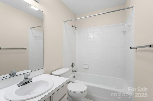 331 Meadowbrook Road, Charlotte, NC 28211