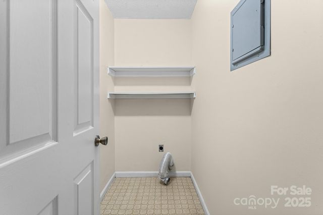 331 Meadowbrook Road, Charlotte, NC 28211