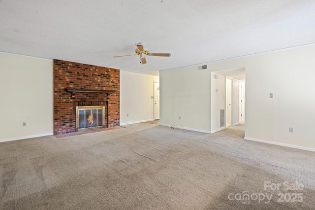 331 Meadowbrook Road, Charlotte, NC 28211