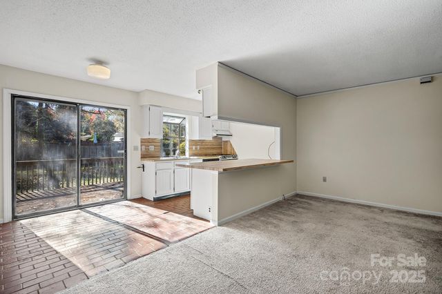 331 Meadowbrook Road, Charlotte, NC 28211