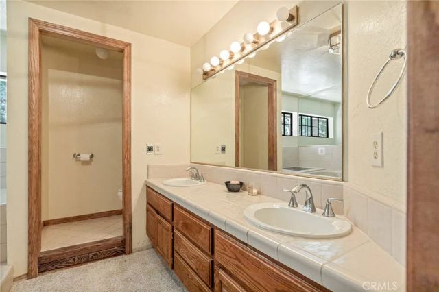 27432 White Fir, Lake Arrowhead, CA 92352