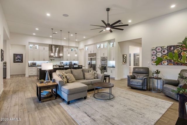 1732 E GILLCREST Road, Gilbert, AZ 85298