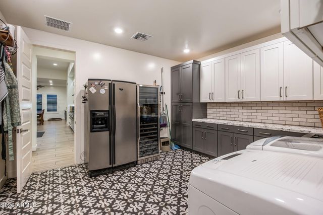 1732 E GILLCREST Road, Gilbert, AZ 85298