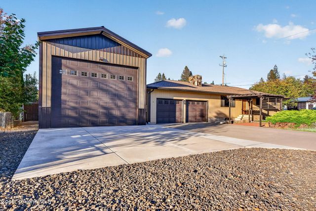 1621 E HAYCRAFT AVE, Coeur D'alene, ID 83815