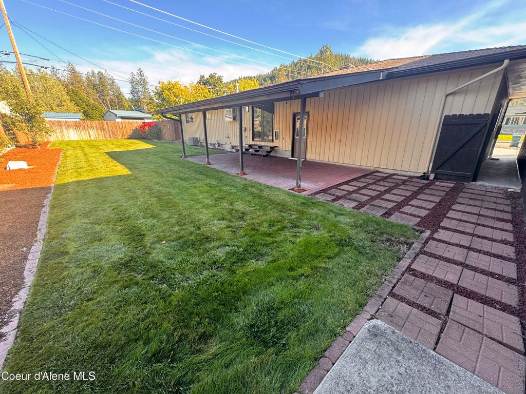 1621 E HAYCRAFT AVE, Coeur d'Alene, ID 83815 photo 5
