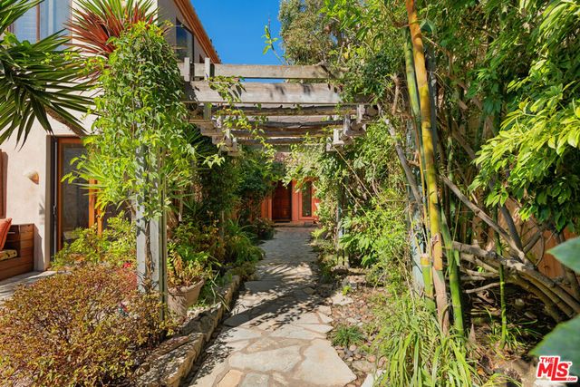 23351 Malibu Colony Road 108a, Malibu, CA 90265