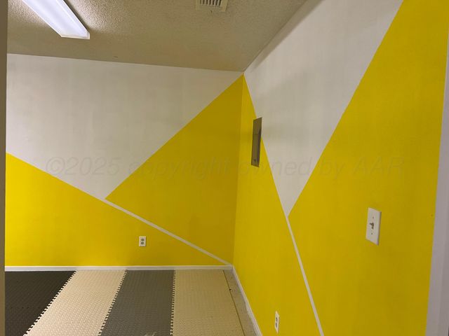 2420 N Fir Street, Pampa, TX 79065