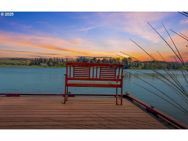 2036 Ne LAGOON Ln, Lincoln City, OR 97367