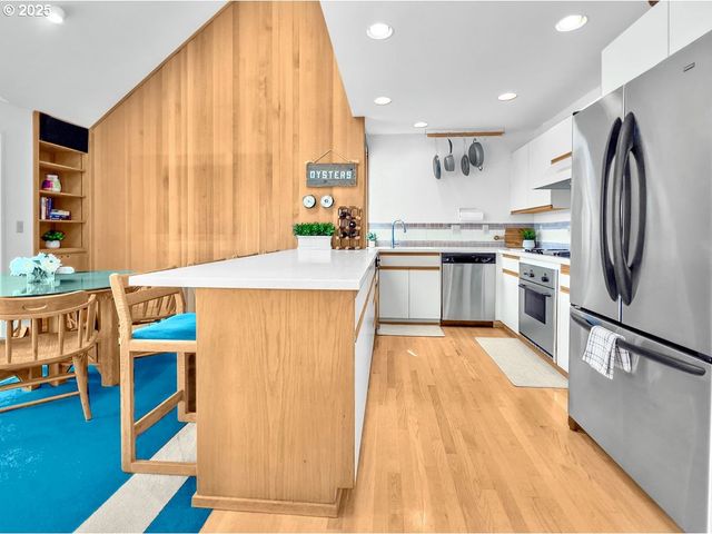 2036 Ne LAGOON Ln, Lincoln City, OR 97367