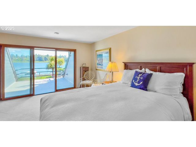 2036 Ne LAGOON Ln, Lincoln City, OR 97367