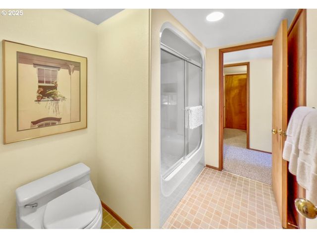 2036 Ne LAGOON Ln, Lincoln City, OR 97367