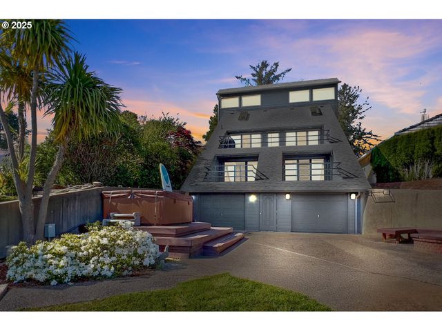 2036 Ne LAGOON Ln, Lincoln City, OR 97367