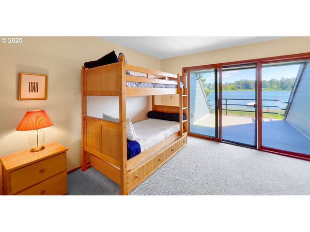 2036 Ne LAGOON Ln, Lincoln City, OR 97367