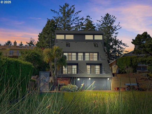 2036 Ne LAGOON Ln, Lincoln City, OR 97367