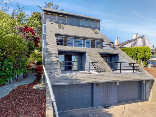 2036 Ne LAGOON Ln, Lincoln City, OR 97367