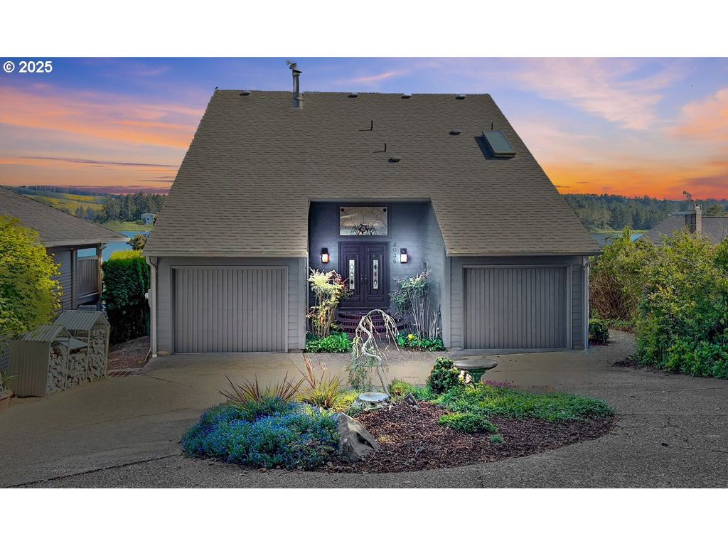 2036 Ne LAGOON Ln, Lincoln City, OR 97367