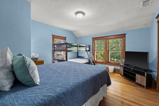 415 S Lake Shore Drive, Lake Geneva, WI 53147