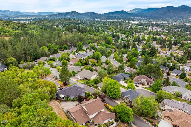 2226 SE Linden Lane, Grants Pass, OR 97527