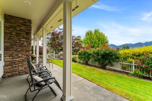 2226 SE Linden Lane, Grants Pass, OR 97527