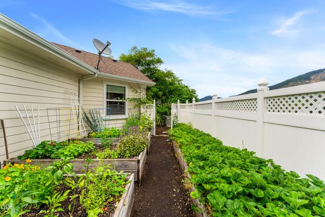 2226 SE Linden Lane, Grants Pass, OR 97527