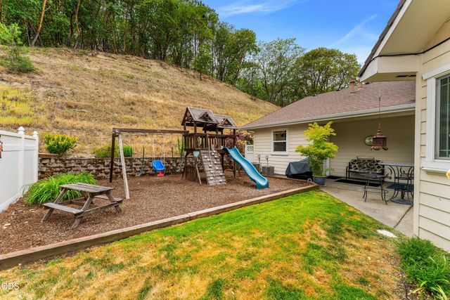 2226 SE Linden Lane, Grants Pass, OR 97527