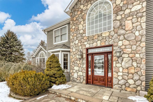 2 Garnett Hill Road, Chester, NY 10918