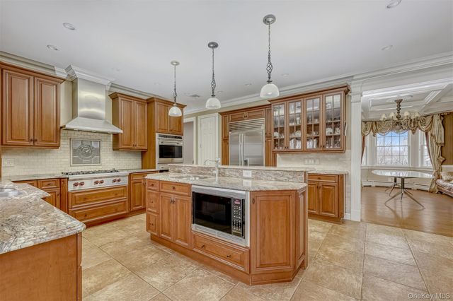 2 Garnett Hill Road, Chester, NY 10918