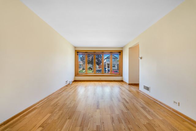 5143 S Rutherford Avenue, Chicago, IL 60638