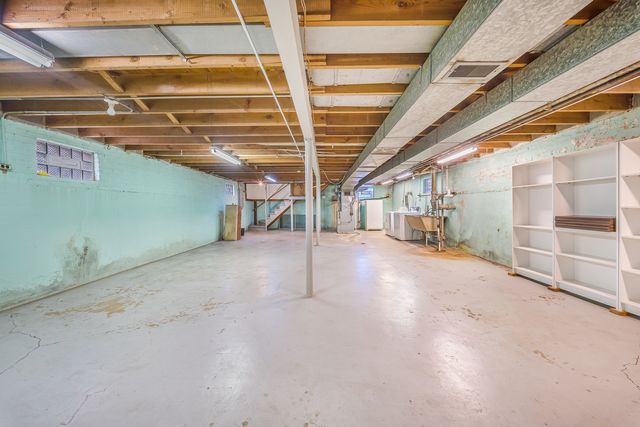 5143 S Rutherford Avenue, Chicago, IL 60638